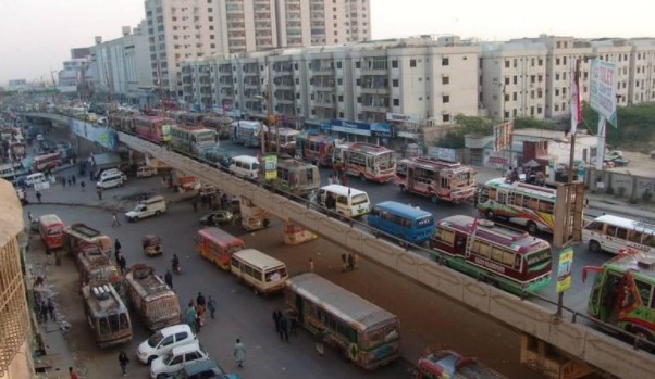 connectivity and public transportation in Gulistan-e-Jauhar