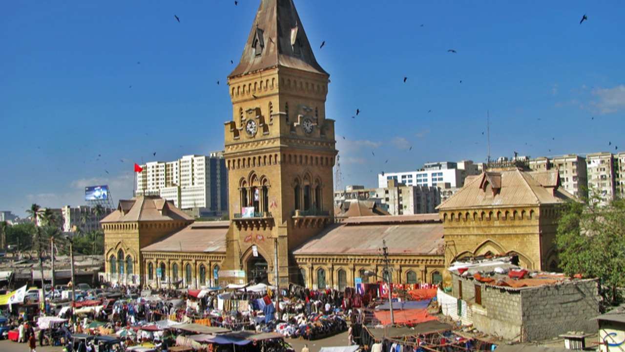 Why Invest in a Commercial Property in Saddar, Karachi? image